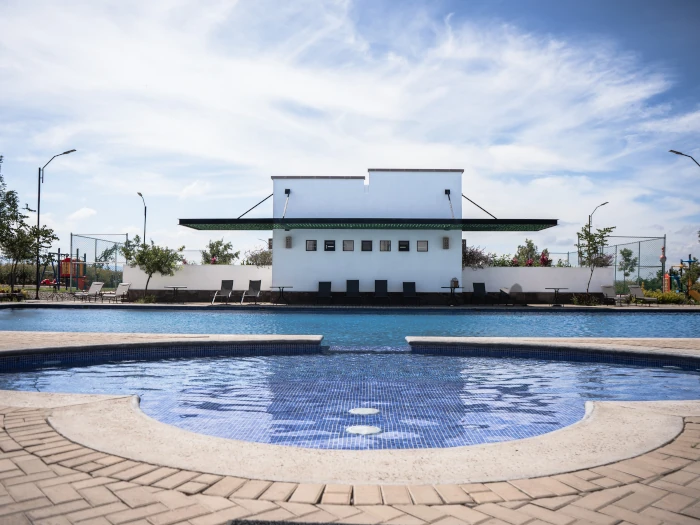 Alberca ciudad maderas